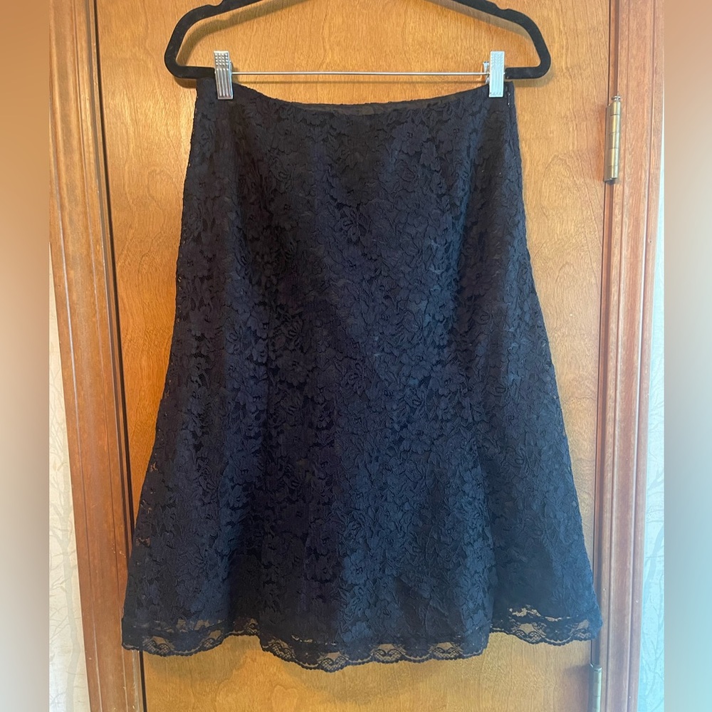 Black lace fully lined Ann Taylor skirt size 8